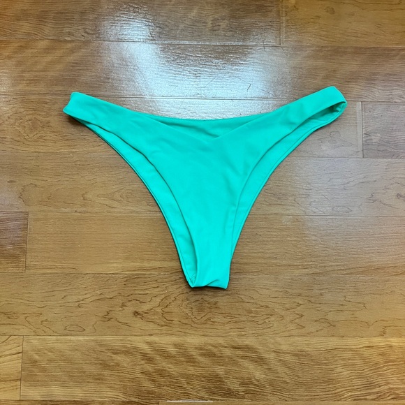 V Shape Front High Cut Cheeky Bikini Bottoms - Picture 5 of 6